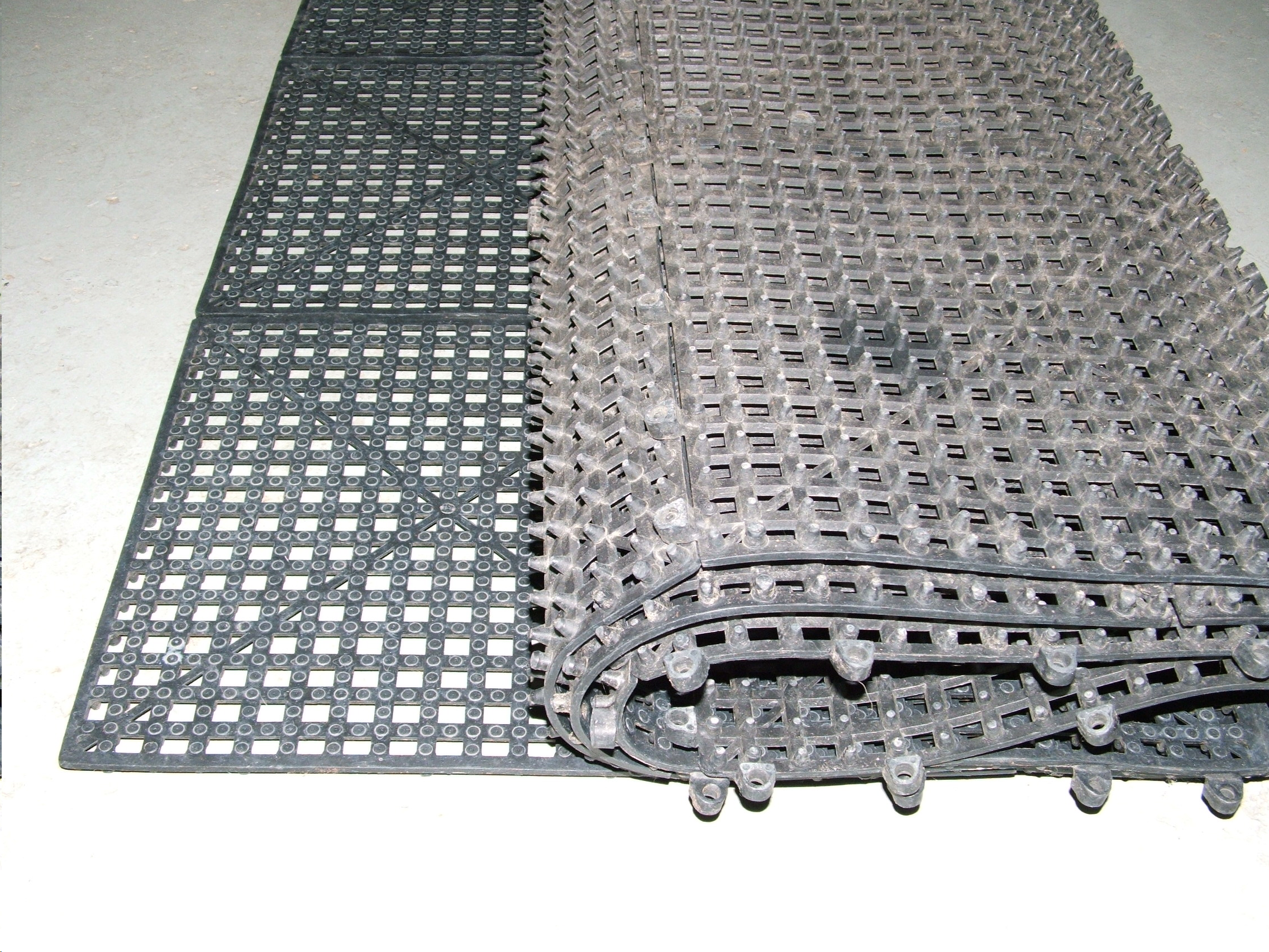 89302
