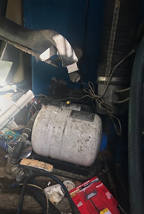 messy truck.jpg